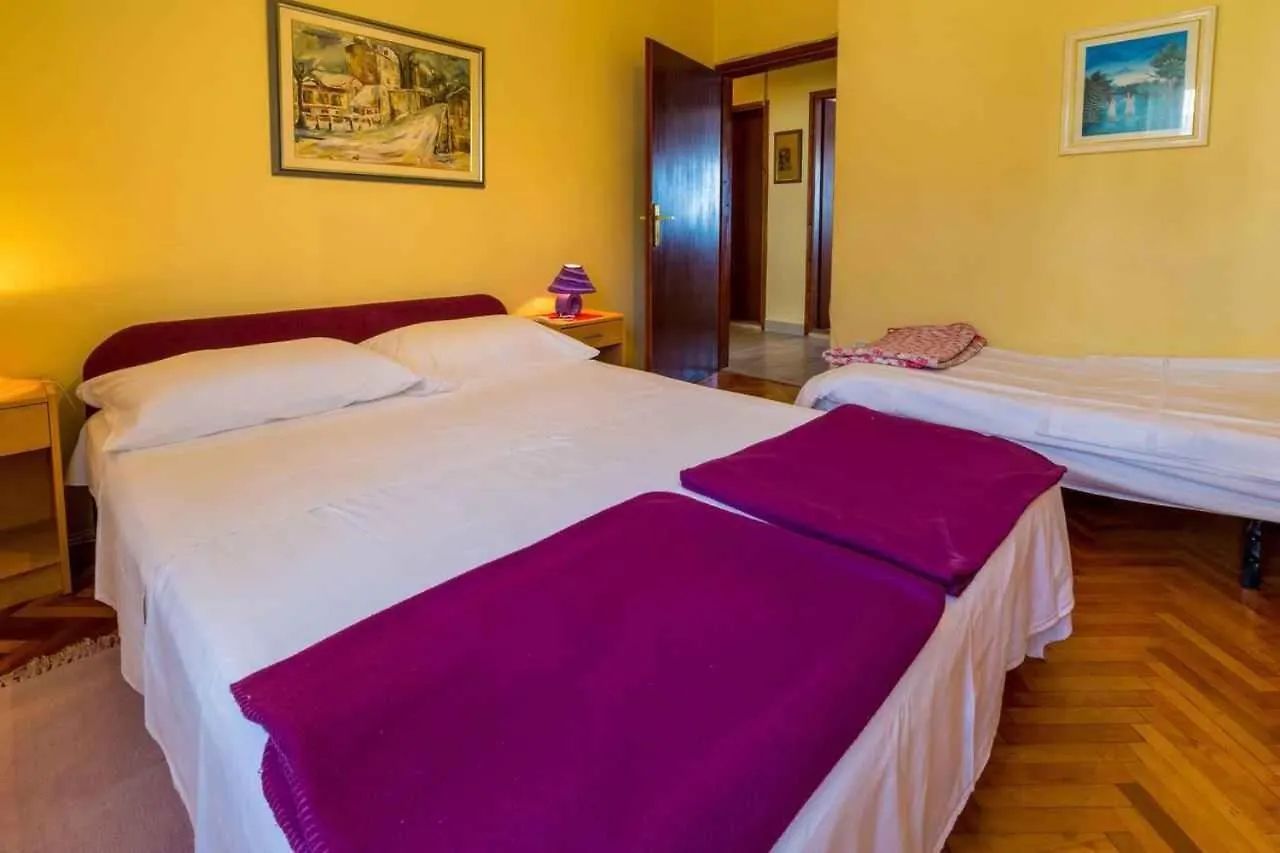 Apartment In Crikvenica 39213