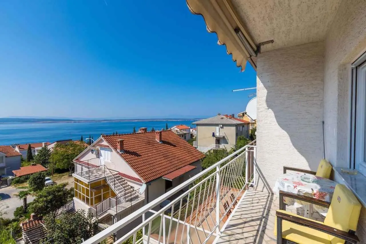 Apartment In Crikvenica 39213