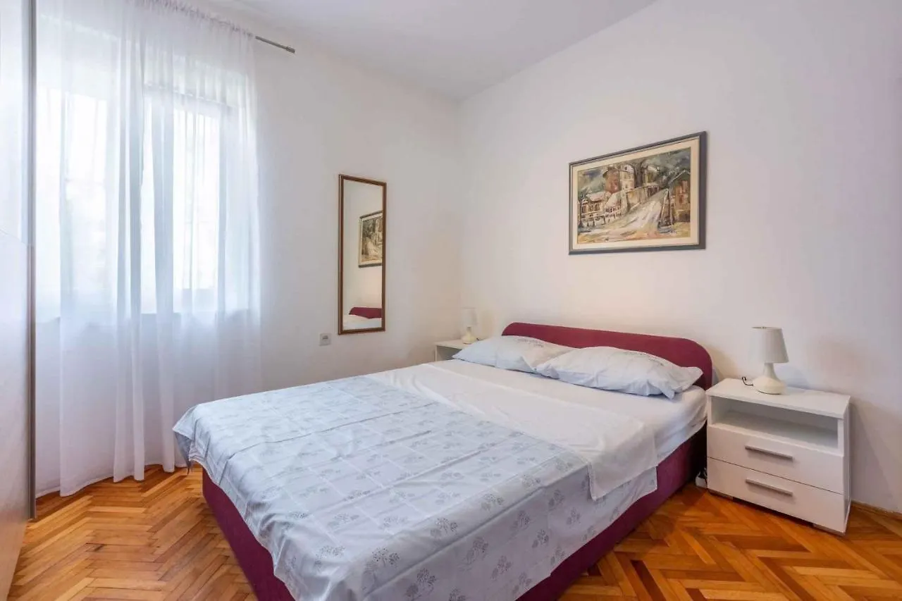 Apartment In Crikvenica 39213