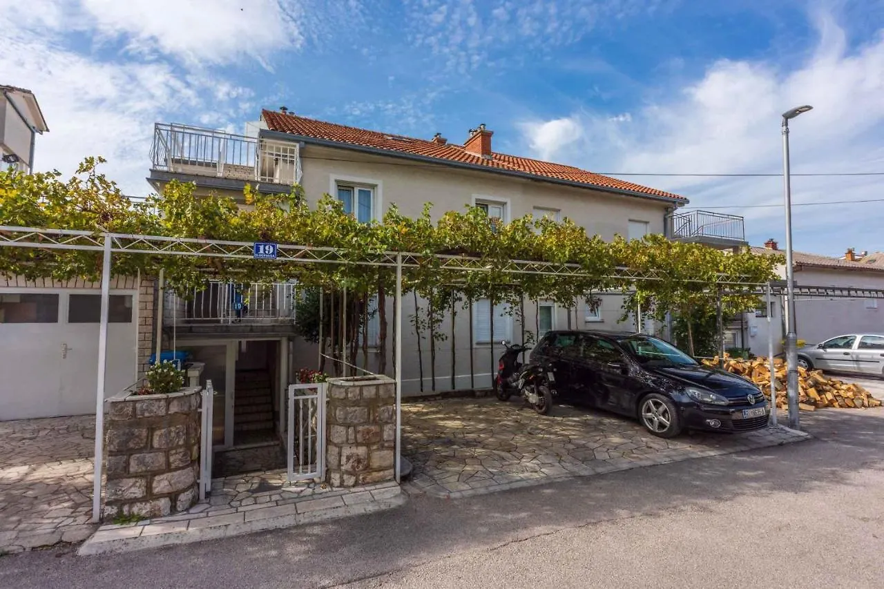 Apartment In Crikvenica 39213