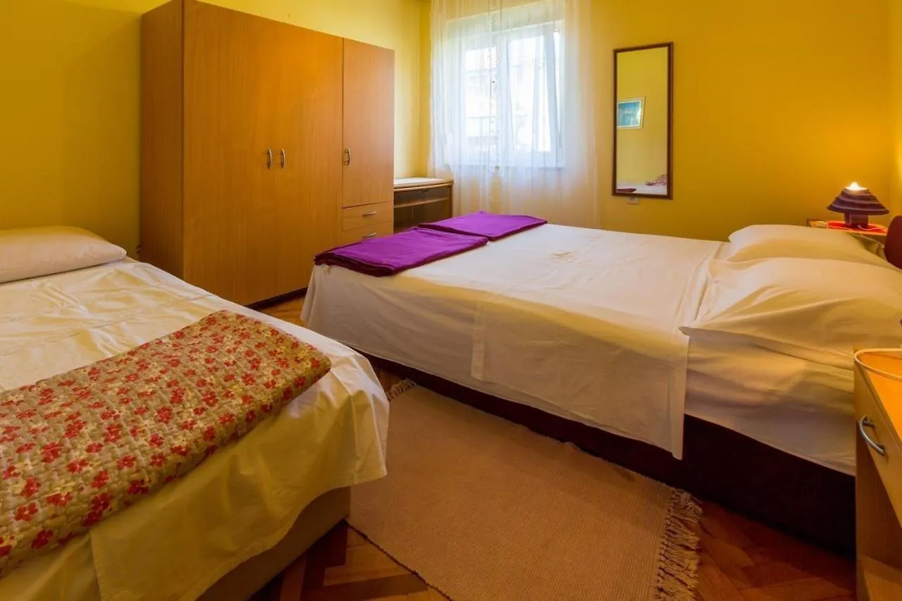 Apartment In Crikvenica 39213