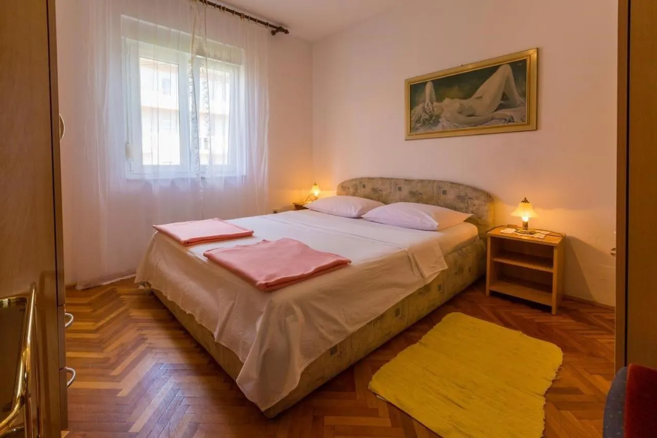 Apartment In Crikvenica 39213